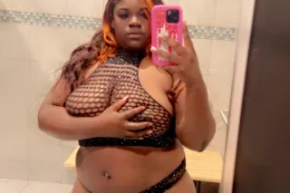 Lets Meet Im The Perfect Treat... - Image 1