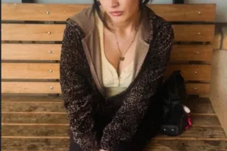 Sexy thick white girl just lan... - Image 1