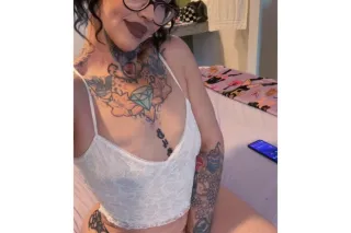 PiERCED PUSSY 💦 CUM SEE ME🤗 - Image 2